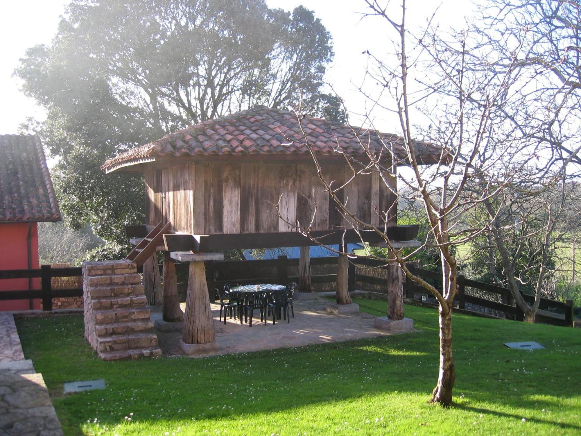 Apartamentos El Cueto De Los Collado Villanueva de Pria Екстер'єр фото