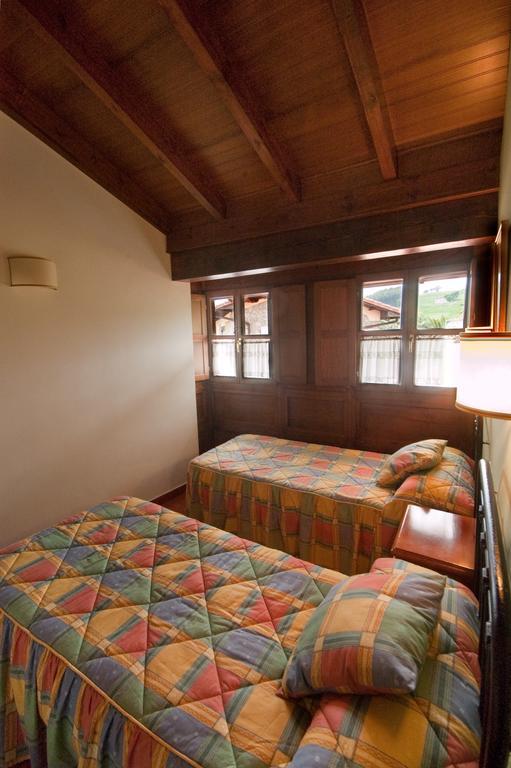 Apartamentos El Cueto De Los Collado Villanueva de Pria Екстер'єр фото