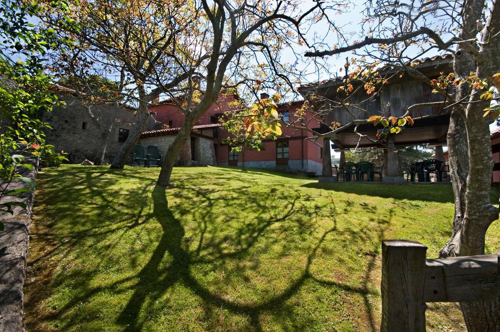 Apartamentos El Cueto De Los Collado Villanueva de Pria Екстер'єр фото