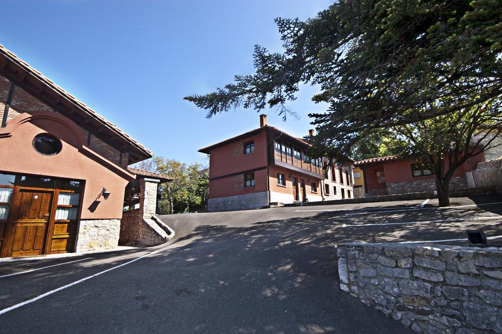 Apartamentos El Cueto De Los Collado Villanueva de Pria Екстер'єр фото